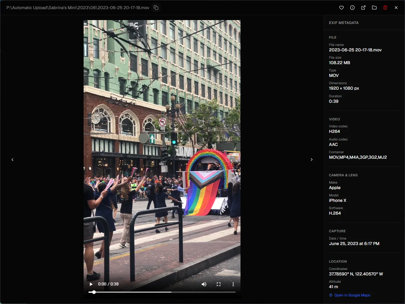 Grid view with EXIF sidebar